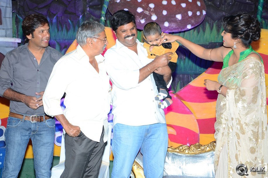 Ajay-Son-Dheeran-1st-Birthday-Celebrations-2014